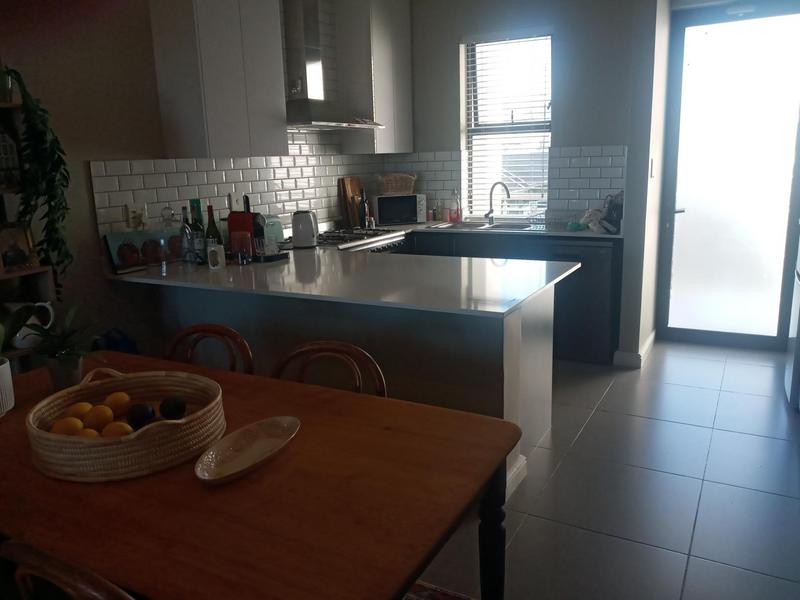 To Let 2 Bedroom Property for Rent in Somerset West Western Cape